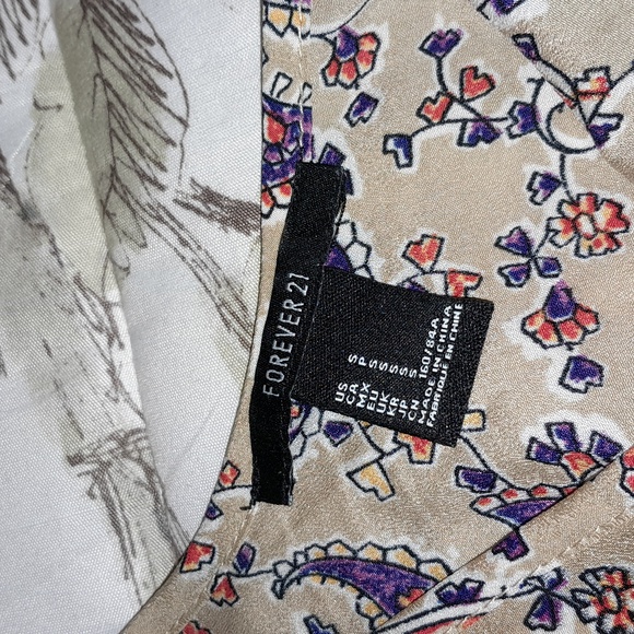 Forever 21 T-back paisley sleeveless top size small. - Picture 3 of 7